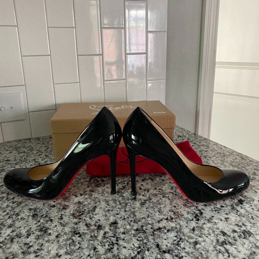 Christian Louboutin Classic Simple Pump sz 39